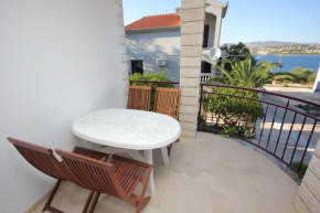 Гостиница Apartment Okrug Gornji 8441a  Трогир